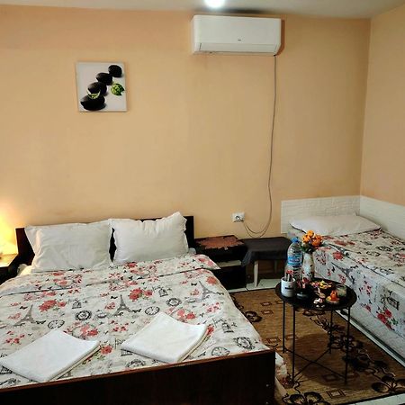 Guest House Emiliya Ovchartsi  Esterno foto